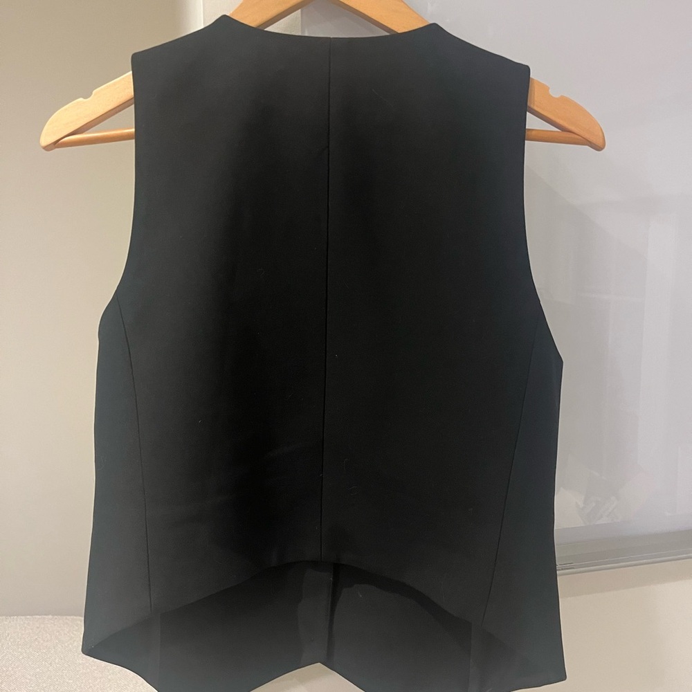 Babaton Black Button-Up Vest - Picture 2 of 3